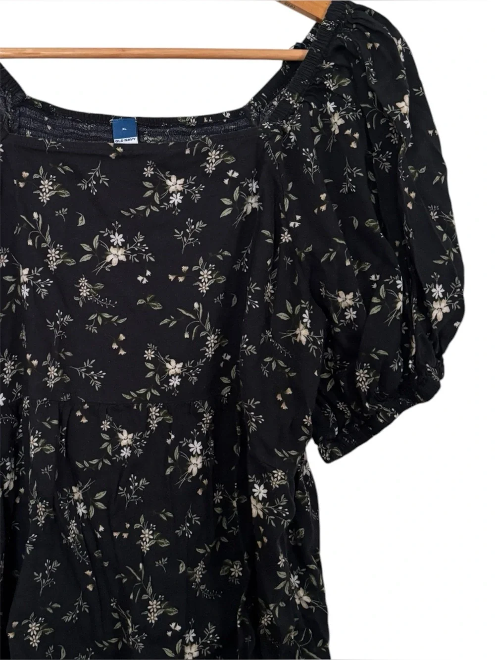 💥 Old Navy Puff-Sleeve Smocked Floral-Print Swing Blouse